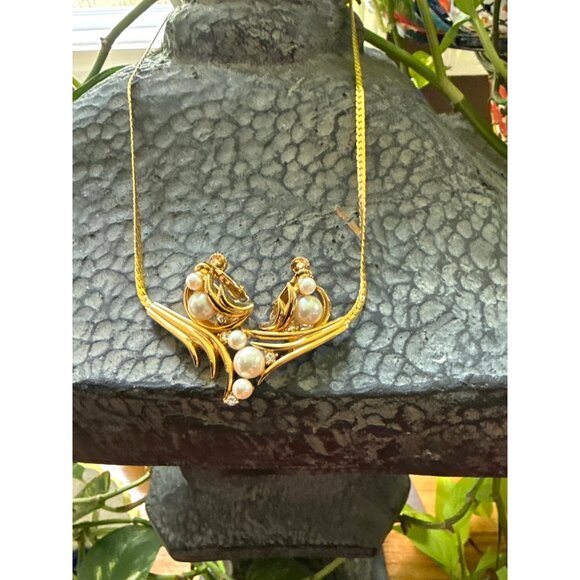 Vendome Gold-Tone Necklace & Screw Back Earrings Faux Pearls & Rhinestones - Picture 2 of 10